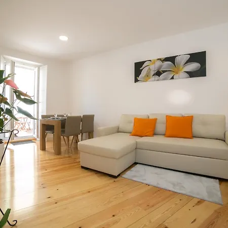 70 Négyzetméteres, 2 Hálószobás Apartman 1 Fürdőszobával Marvila Területén Apartman *