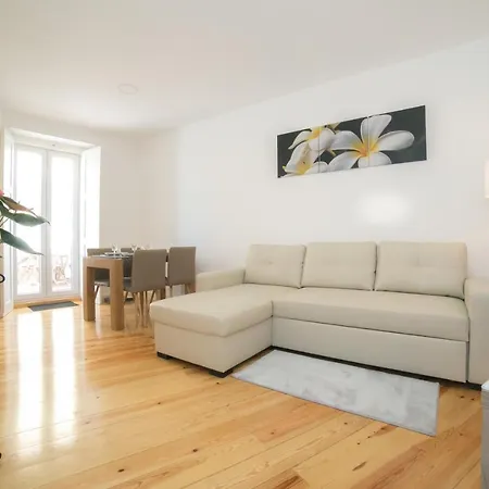 Apartman 70 Négyzetméteres, 2 Hálószobás Apartman 1 Fürdőszobával Marvila Területén *