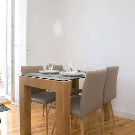 70 Négyzetméteres, 2 Hálószobás Apartman 1 Fürdőszobával Marvila Területén Lisboa